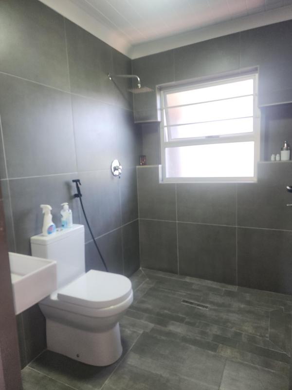 4 Bedroom Property for Sale in Pelikan Park Western Cape